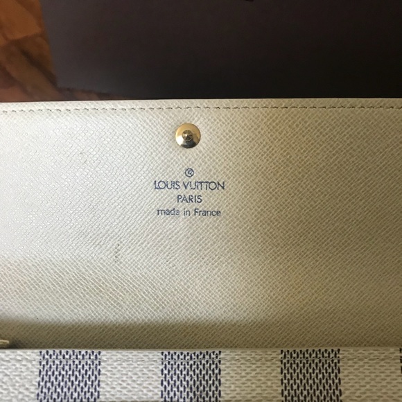 SOLD !!! LV Sarah Wallet in Damier Azur - Picture 2 of 8